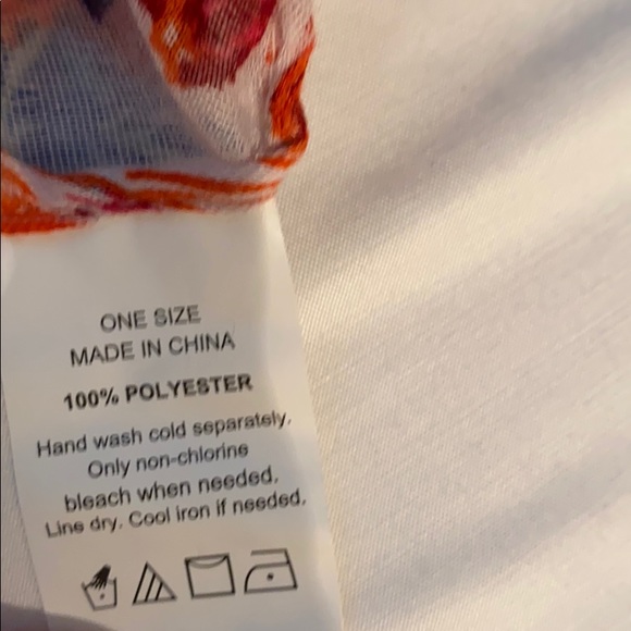 NWOT Unity Floral Scarf - Picture 3 of 3